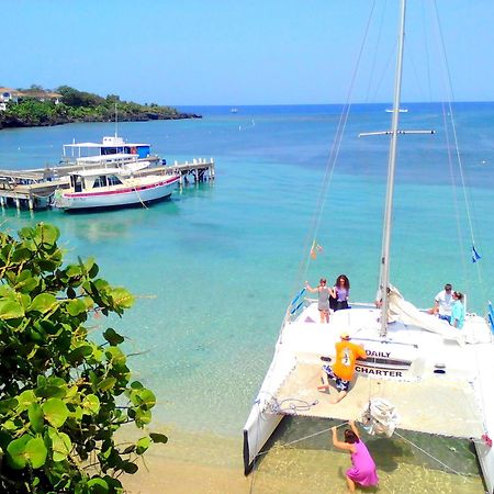 Acqua Di Mare Resort West Bay Kültér fotó